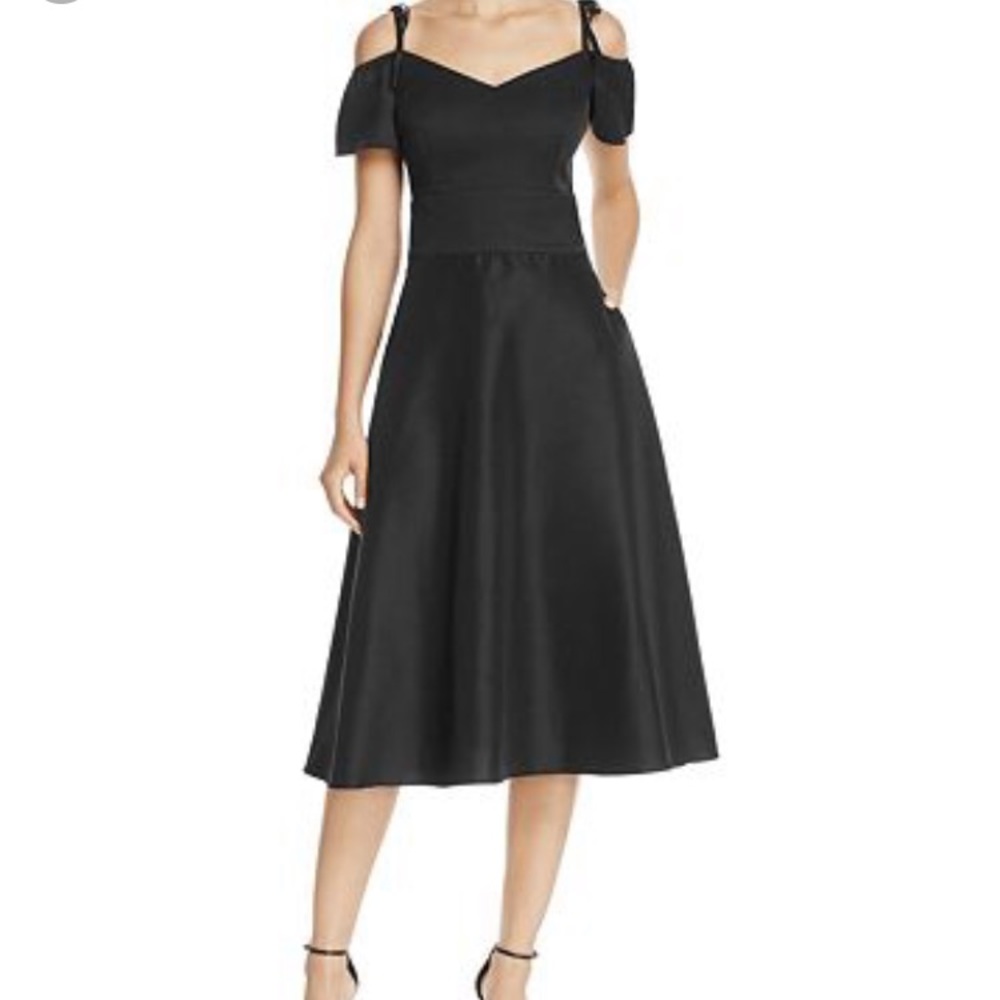 📦Betsy Johnson Tea Length Dress
